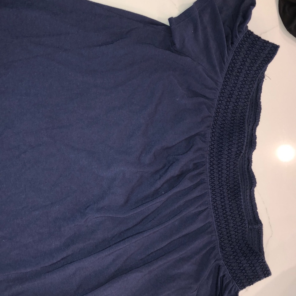 Women’s Medium Navy off the shoulder shirt